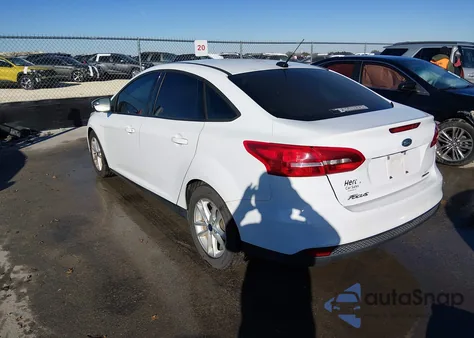 2016 Ford Focus Se z USA, uszkodzony, nr VIN 1FADP3F29GL338020